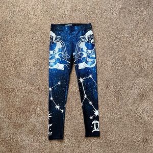 Gearbunch legging. Size M. Fits S-L. Like new condition. Gemini.